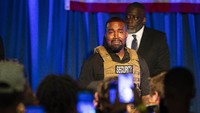 Rapper Amerika Serikat Kanye West menangis pada hari Minggu (19/7/2020) waktu setempat pada peluncuran kampanye pertamanya yang dramatis. Dalam pidato pertamanya ini, dia bercerita tentang istrinya yang sempat dimintanya untuk melakukan aborsi.