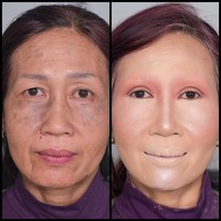 Kalau kita aplikasi foundation yang tebal, gunakan juga bedak taburnya juga tebal. Jangan pelit-pelit yang gengs, ulangi dua sampai tiga kali, saran Ari.  Foto: Instagram