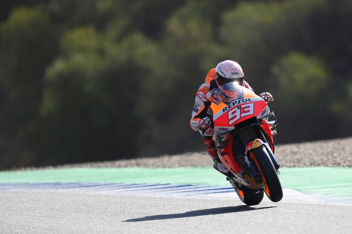 JEREZ DE LA FRONTERA, SPAIN - JULY 18:  Marc Marquez of Spain and Repsol Honda Team heads down a straight during the MotoGP of Spain - Qualifying at Circuito de Jerez on July 18, 2020 in Jerez de la Frontera, Spain. (Photo by Mirco Lazzari gp/Getty Images)