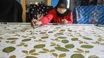 Melihat Pembuatan Kembang Mayang, Batik Khas Kota Tangerang
