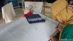 Melihat Pembuatan Kembang Mayang, Batik Khas Kota Tangerang