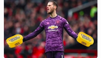Sponsor sarung tangan baru De Gea untuk musim depan. Foto: istimewa
