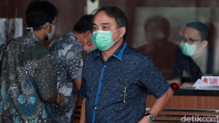 Penyidik KPK melakukan pemeriksaan terhadapt tersangka Hong Artha soal kasus suap pelaksanaan proyek di Kementerian Pekerjaan Umum dan Perumahan Rakyat (PUPR).