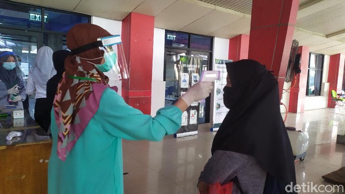 Peserta UTBK tahap II di UNJ jalani protokol kesehatan