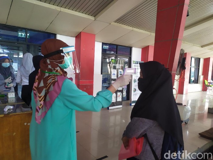 Peserta UTBK tahap II di UNJ jalani protokol kesehatan