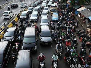 Strategi DKI Batasi Kendaraan Pribadi: Ganjil-Genap sampai Tarif Parkir Tinggi