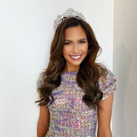 Ratu kecantikan yang baru saja terpilih Miss Louisiana Teen USA 2020 Sdyney Taylor mengaku terinfeksi virus Corona. Melalui Instagram, Sdyney mengumumkan virus ini juga menginfeksi kekasihnya, Laine Hardy. Wanita 19 tahun itu mengaku tidak tahu bagaimana dirinya bisa terinfeksi. Foto: Dok. Instagram