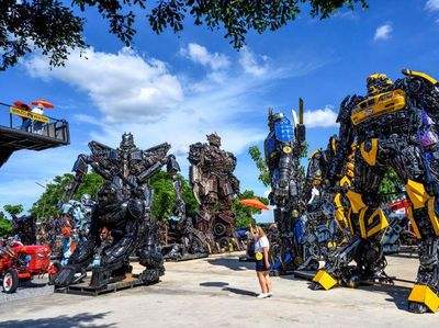 Foto: Logam Bekas yang Disulap Jadi Robot