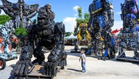 Robot-robot dibuat semirip mungkin dengan berbagai karakter yang terinspirasi dengan film Hollywood. (Mladen Antonov/AFP)