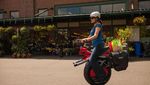Penampakan Motor Listrik yang Bisa Berjalan dengan Satu Roda