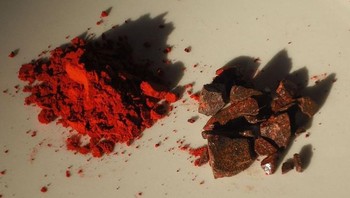 Hmm kalau ngecat kamar, Daenerys Targaryen pasti milih Dragons Blood. (Andy Dingley/Wikimedia Commons via Interesting Engineering)