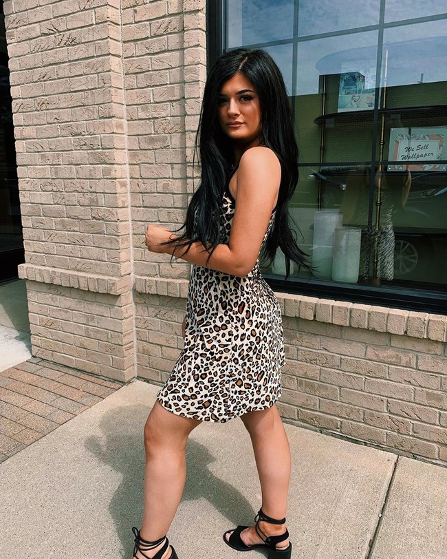 Seperti dikutip dari Daily Star, Gabriella sendiri awalnya mengaku tidak mengenal atau mengetahui sosok Kylie Jenner. Namun setelah banyak orang yang mengatakan bahwa dia sangat mirip dengan Kylie Jenner, akhirnya Gabriella mencoba mencari tahu di internet siapa sebenarnya Kylie Jenner. Foto: Instagram @gabywaters23