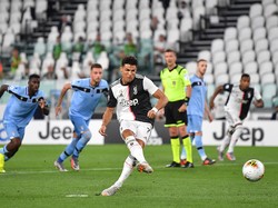 Di nomor satu, inilah Cristiano Ronaldo. Sudah 135 gol penalti diceploskannya dan tentu bisa bertambah lagi(Getty Images/Valerio Pennicino)
