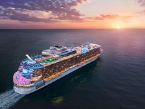 Hindari Badai Tropis, Kapal Pesiar Jadi Penyelamat Orang Terdampar