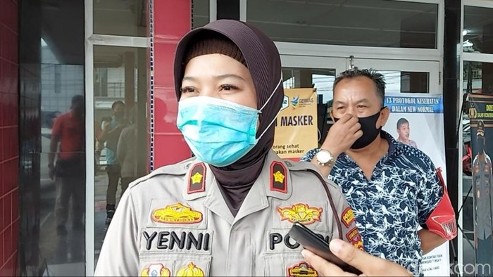 Kapolsek Ilir Barat I, Kompol Yenni