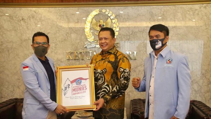 Ketua MPR Bambang Soesatyp