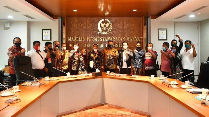 Ketua MPR Bambang Soesatyp