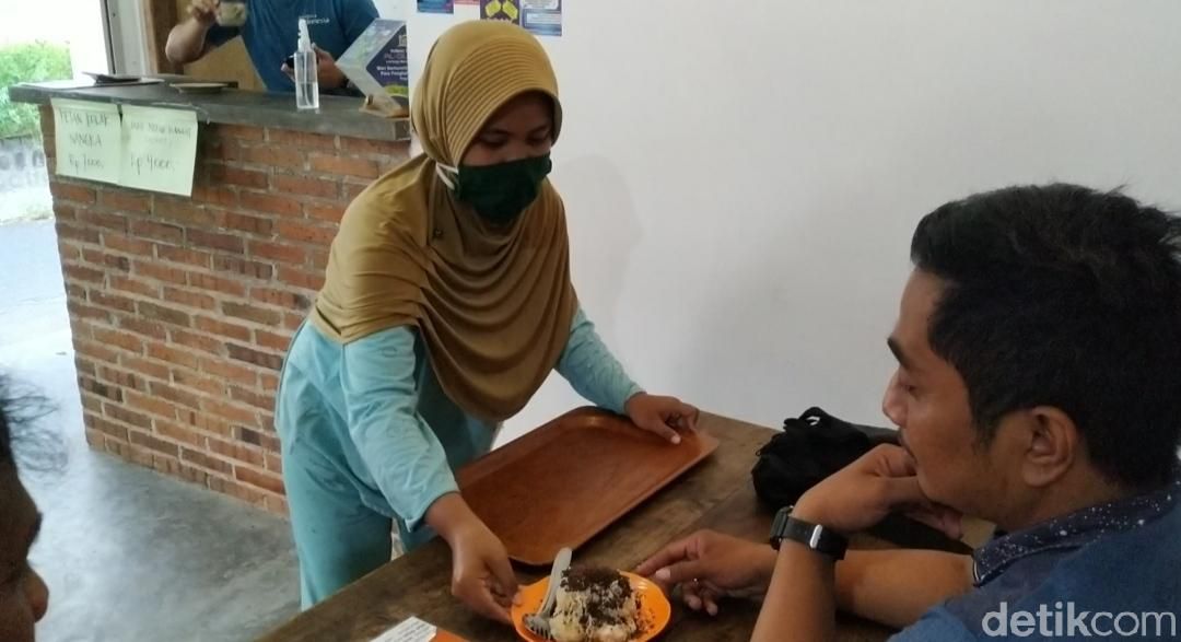 Olahan ketan krispi di Blitar