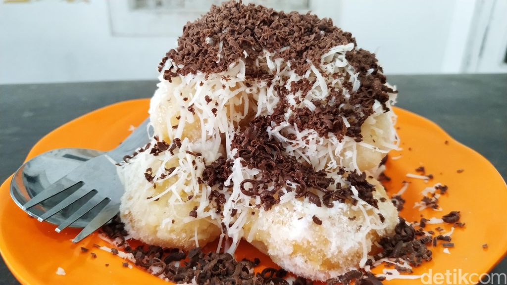 Olahan ketan krispi di Blitar