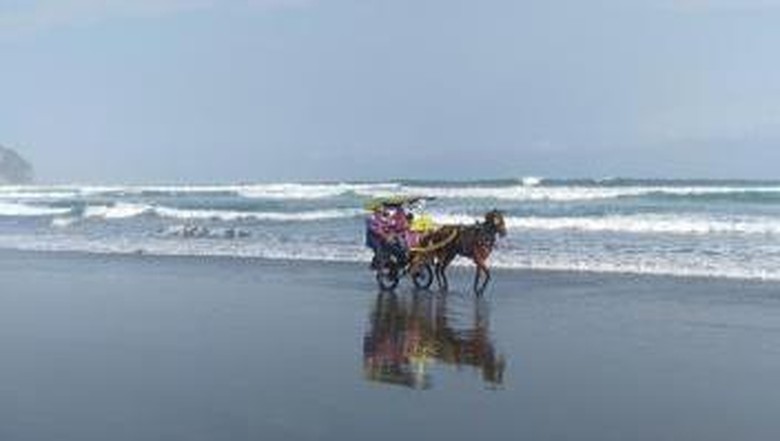 Pantai Parangtritis Memang Tak Ada Duanya