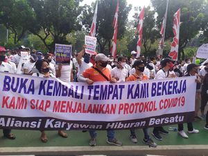 Demo Anies, Begini Keluhan Pekerja Karaoke yang Terpaksa Nganggur
