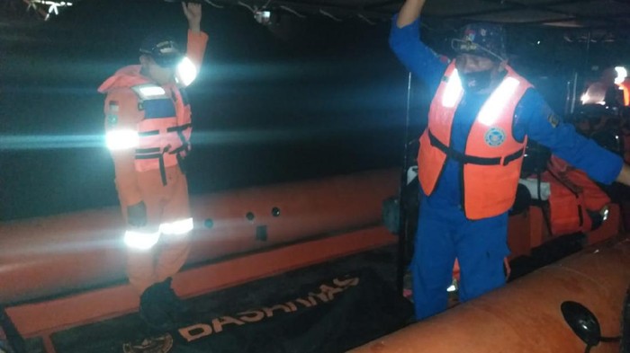 Penemuan korban oleh Polairud Polda Sumsel dan Basarnas Palembang (Foto: Istimewa)