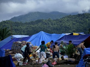 TNI AU Bantu Distribusi 6 Ton Logistik untuk Korban Banjir Masamba