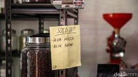 Tampak sejumlah jenis kopi telah habis dipesan.