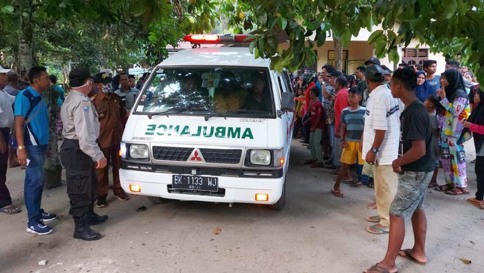Petugas Evakuasi Korban Hanyut di Sungai Bahapal Simalungun