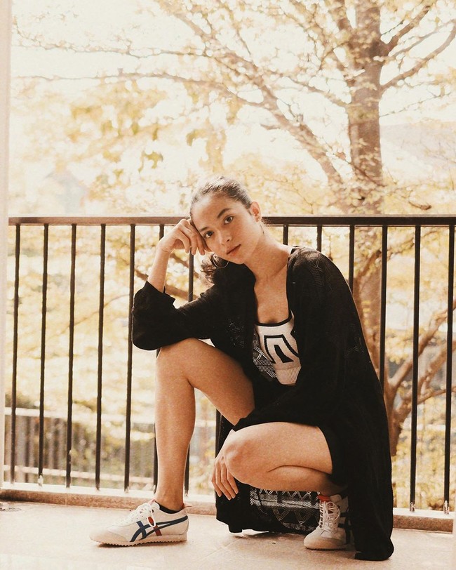 Putri Marino merupakan salah satu selebriti Indonesia yang ternyata memiliki darah campuran Italia dari sang ayah. Padahal jika dilihat, wajah dan kulit sawo matang yang dimiliki istri dari Chicco Jerikho itu benar-benar mencerminkan wanita Indonesia banget loh.. Foto: Instagram @putrimarino