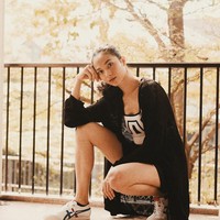 Putri Marino merupakan salah satu selebriti Indonesia yang ternyata memiliki darah campuran Italia dari sang ayah. Padahal jika dilihat, wajah dan kulit sawo matang yang dimiliki istri dari Chicco Jerikho itu benar-benar mencerminkan wanita Indonesia banget loh.. Foto: Instagram @putrimarino