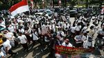 Ratusan Pekerja Hiburan Malam Geruduk Kantor Anies Baswedan