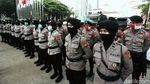 Ratusan Pekerja Hiburan Malam Geruduk Kantor Anies Baswedan