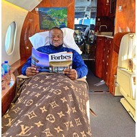 Melalui media sosial Instagramnya yang memiliki jumlah pengikut lebih dari 2,4 juta orang itu Raymond pernah mengaku bahwa dia mengunggah foto-foto kemewahan hidupnya dengan maksud untuk menginspirasi orang lain dan membuat mereka bisa lebih semangat melakukan banyak hal dalam hidup. Foto: Instagram @hushpuppi