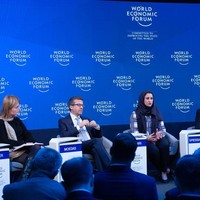 Sebagai seorang gadis muda, di usia 12 tahun, aku melihat gambar galaksi Andromeda, galaksi terdekat dengan galaksi bima sakti. Mereka memberitahu bahwa mereka sedang mengerjakan sektor luar angkasa dan aku punya mimpi, jadi aku sukses mewujudkannya, tuturnya di TEDx Talk Dubai pada 2017. Foto: Instagram dan Twitter Sarah Al Amiri