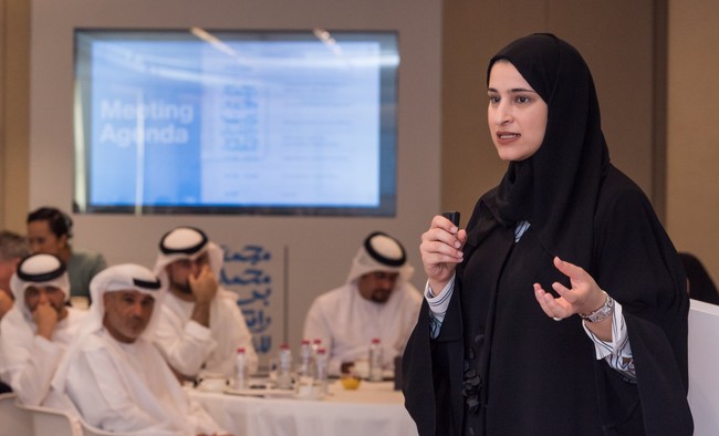 Mengenai misi Uni Emirat Arab ke Mars yang dipimpinnya, Sarah mengaku jika proyek itu mungkin bisa terdengar gila. Tapi sesuai namanya misi bersejarah ini punya tujuan untuk memberi harapan agar mereka bisa berkontribusi dalam memahami sebuah planet. Foto: Instagram dan Twitter Sarah Al Amiri