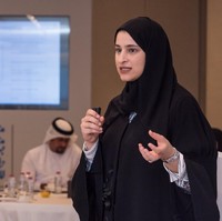 Mengenai misi Uni Emirat Arab ke Mars yang dipimpinnya, Sarah mengaku jika proyek itu mungkin bisa terdengar gila. Tapi sesuai namanya misi bersejarah ini punya tujuan untuk memberi harapan agar mereka bisa berkontribusi dalam memahami sebuah planet. Foto: Instagram dan Twitter Sarah Al Amiri