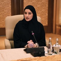 Sosok Sarah Al Amiri diperbincangkan setelah ia ditunjuk sebagai Deputy Project Manager dalam misi ke Mars yang sedang diluncurkan Uni Emirat Arab. Kepemimpinannya dalam membawa kendaraan yang dinamai Al-Amal ke planet merah pun jadi sorotan. Foto: Instagram dan Twitter Sarah Al Amiri