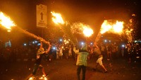 Tradisi perang obor sebagai wujud syukur masyarakat kepada Tuhan YME.