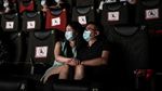 Warga Wuhan Sudah Bisa Nonton Bioskop Lho
