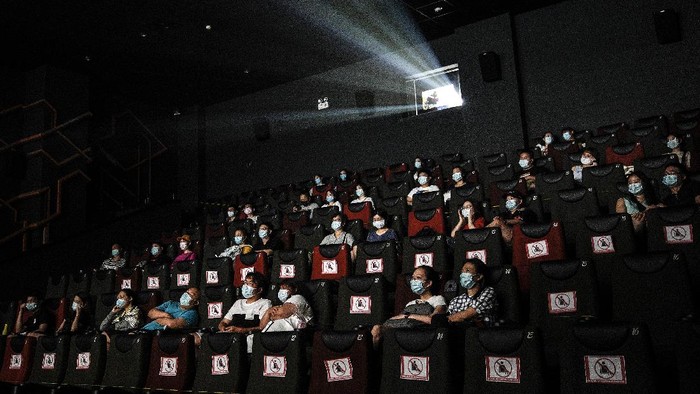 Sejumlah bioskop di Wuhan, China, sudah kembali dibuka. Pembukaan tersebut dilakukan sejak, Senin (20/7) lalu.