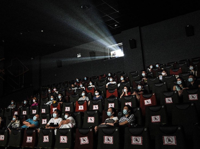 Sejumlah bioskop di Wuhan, China, sudah kembali dibuka. Pembukaan tersebut dilakukan sejak, Senin (20/7) lalu.