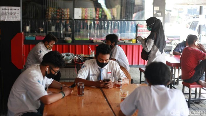 Warkop Pitulikur Sediakan Wifi dan Es Teh Gratis Khusus Pelajar Sekolah Daring