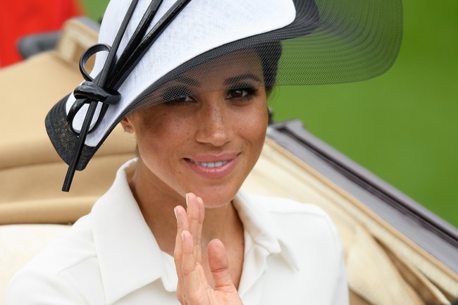 Meghan punya bentuk hidung dengani nilai 98,5%, posisi matanya tepat dan dia punya bentuk wajah V yang menawan dan dagu berbentuk hati yang didambakan banyak wanita, Foto: Getty Images/Pool
