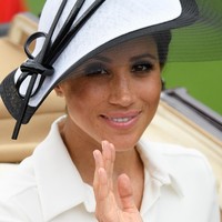 Meghan punya bentuk hidung dengani nilai 98,5%, posisi matanya tepat dan dia punya bentuk wajah V yang menawan dan dagu berbentuk hati yang didambakan banyak wanita, Foto: Getty Images/Pool