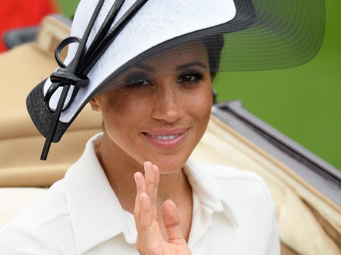 1178321671 JOHANNESBURG, SOUTH AFRICA - OCTOBER 01: Meghan, Duchess of Sussex, Patron of the Association of Commonwealth Universities (ACU) visits the University of Johannesburg on October 1, 2019 in Johannesburg, South Africa. (Photo by Tim Rooke - Pool/Getty Images)