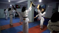 Olahraga ini mengajarkan pembelaan diri seseorang ketika berhadapan dengan lawan yang lebih kuat dan lebih berat dengan menggunakan teknik, pegangan, dan prinsip-prinsip pertahanan tertentu.  