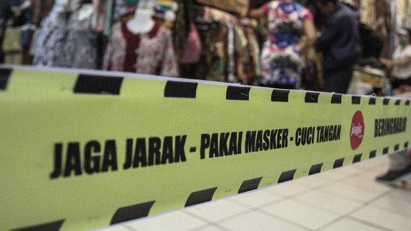 Pihak pengelola dan penyedia jasa wisata menerapkan protokol kesehatan COVID-19 secara ketat dan melakukan simulasi untuk membiasakan tatanan era adaptasi kebiasaan baru. Pihak pengelola dan penyedia jasa wisata menerapkan protokol kesehatan COVID-19 secara ketat dan melakukan simulasi untuk membiasakan tatanan era adaptasi kebiasaan baru.