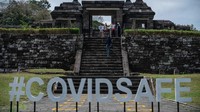 Pandemi COVID-19 sangat berdampak pada sektor pariwisata di Indonesia, tak terkecuali Yogyakarta. Kunjungan wisatawan domestik maupun mancanegara ke kota gudeg tersebut menurun drastis bahkan sampai menyentuh angka nol.