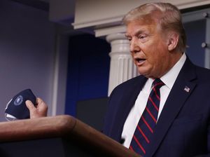 Trump Hati-hati Banget Buka Sekolah saat Pandemi